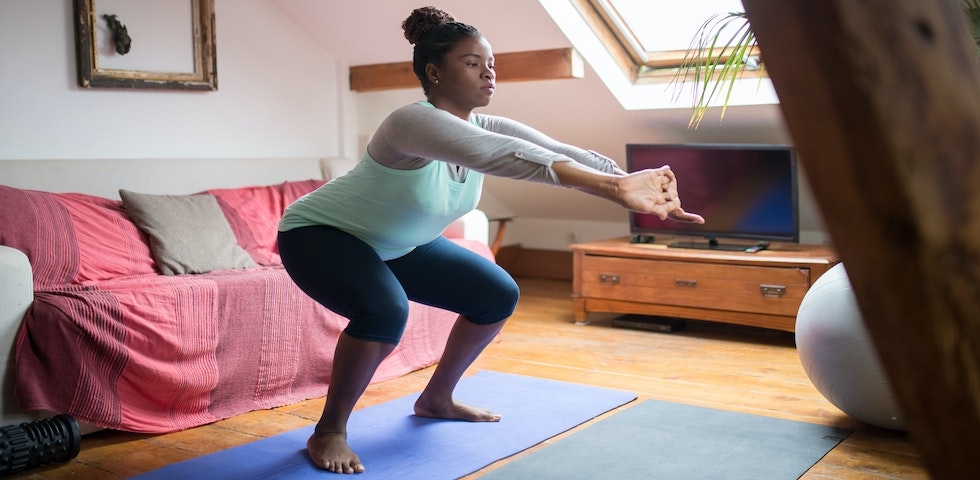 squats exercices de cardio a faire a la maison