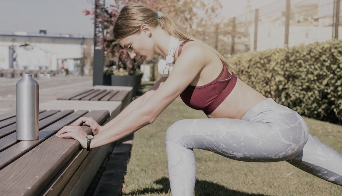 mountain climbers sur un banc